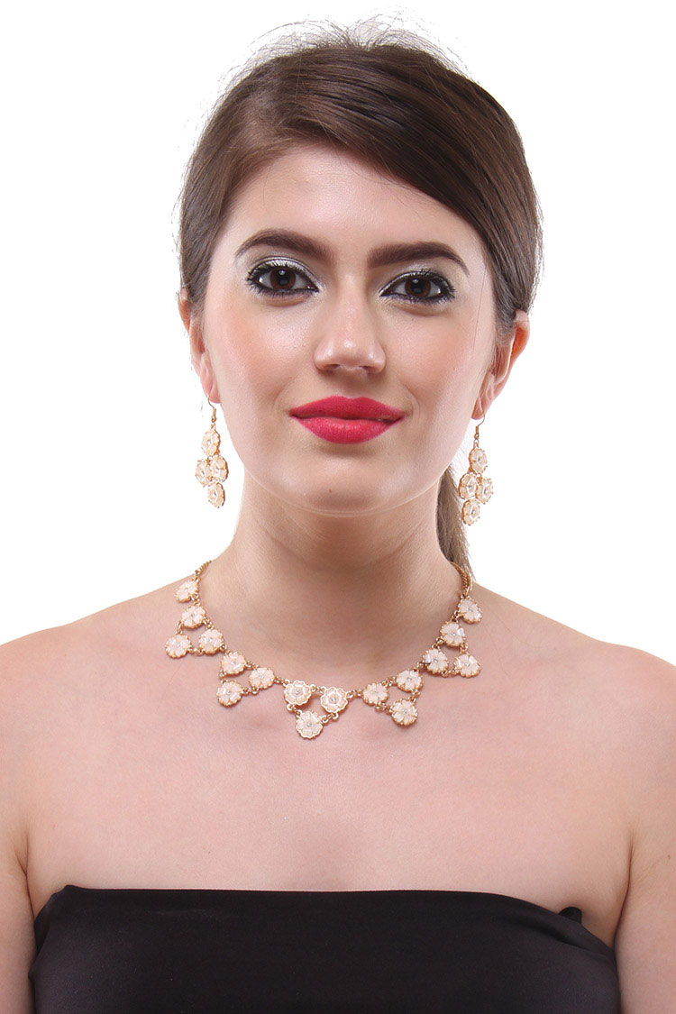 stylish necklace set for party