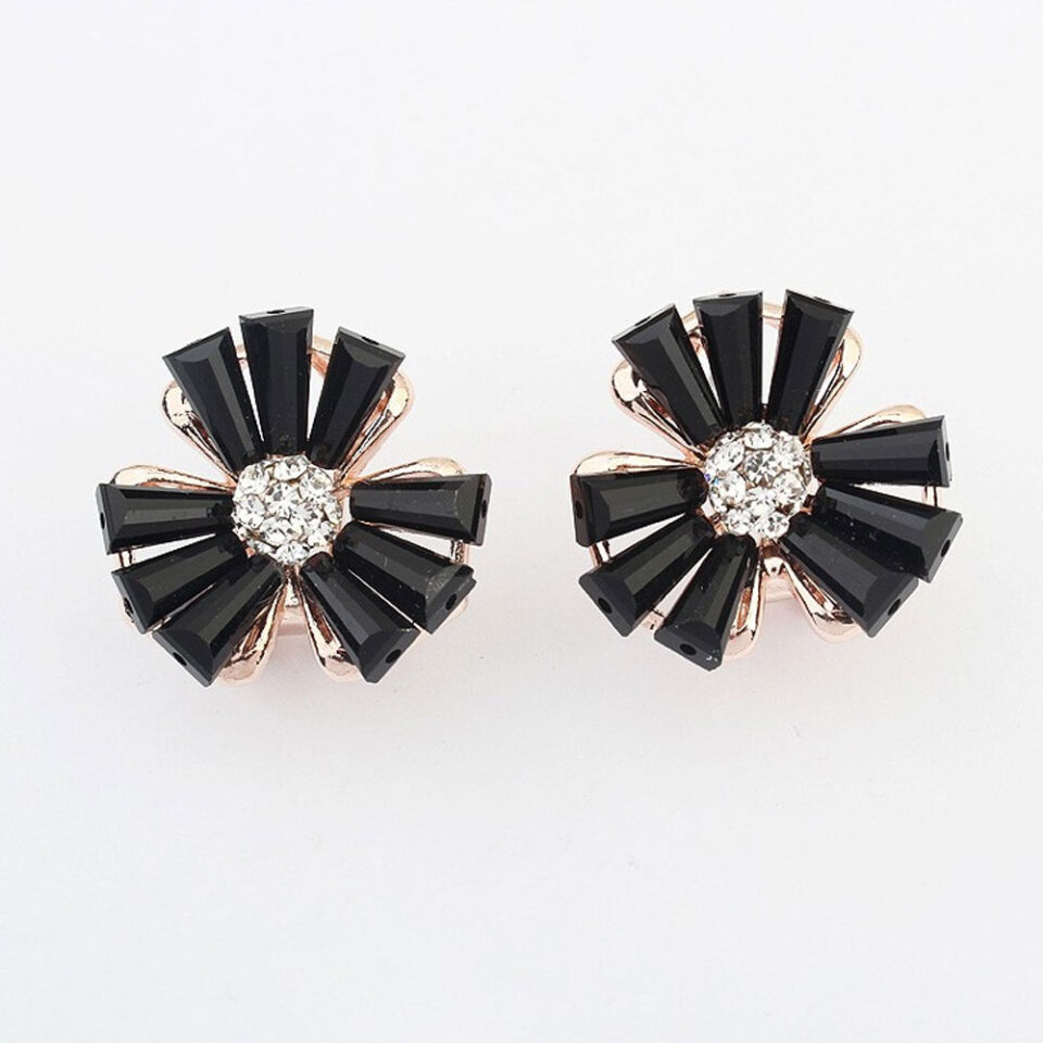 fashionable stud earrings