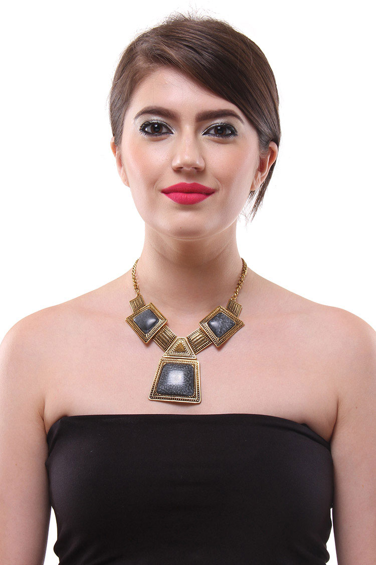 safe-to-wear fashion necklace