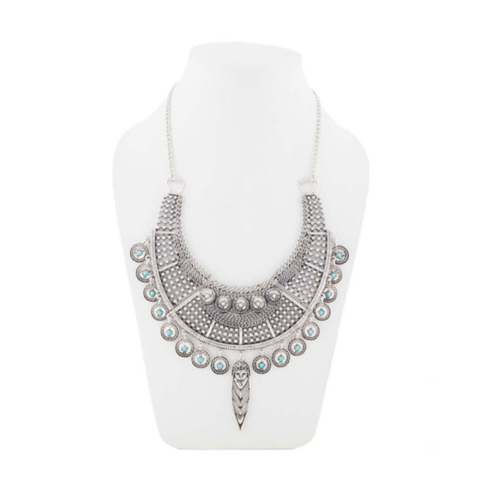 beautiful necklace perfect for party wear