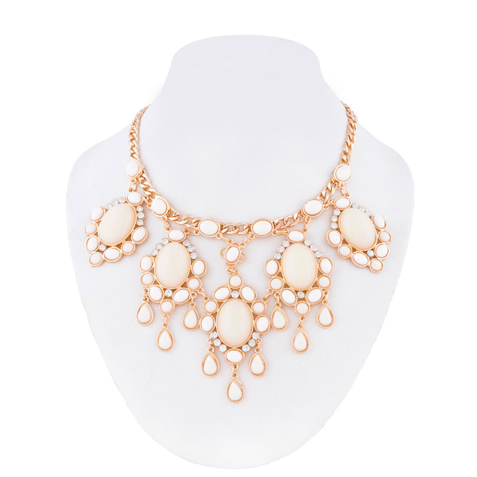 trendy party necklace
