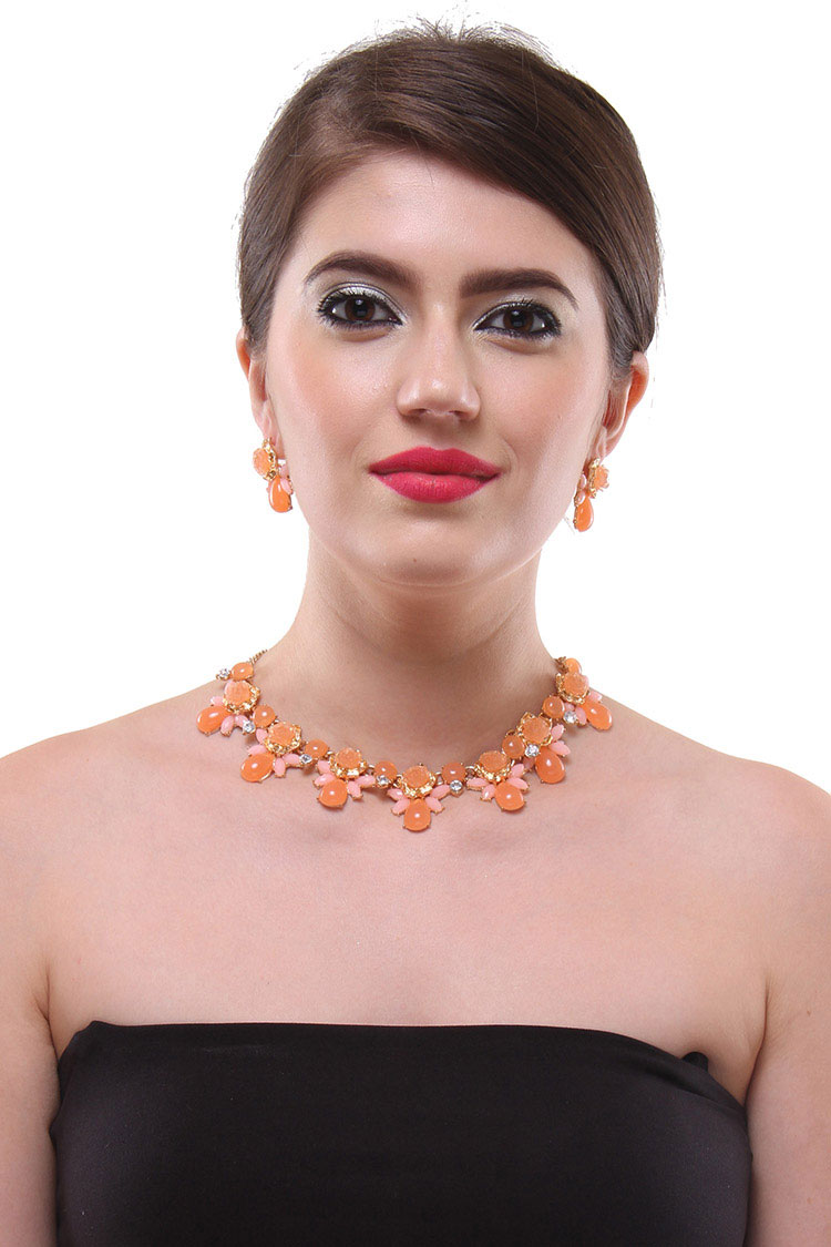 statement necklace for woman