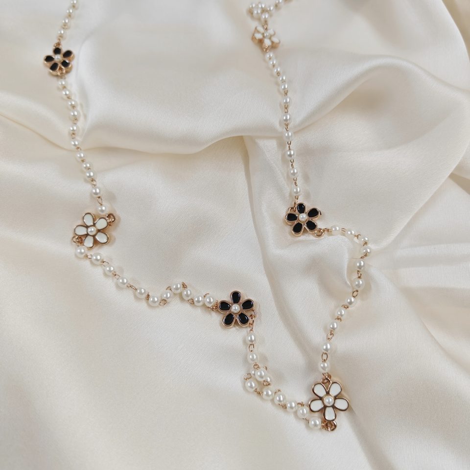 white & black beaded pearl floral necklace