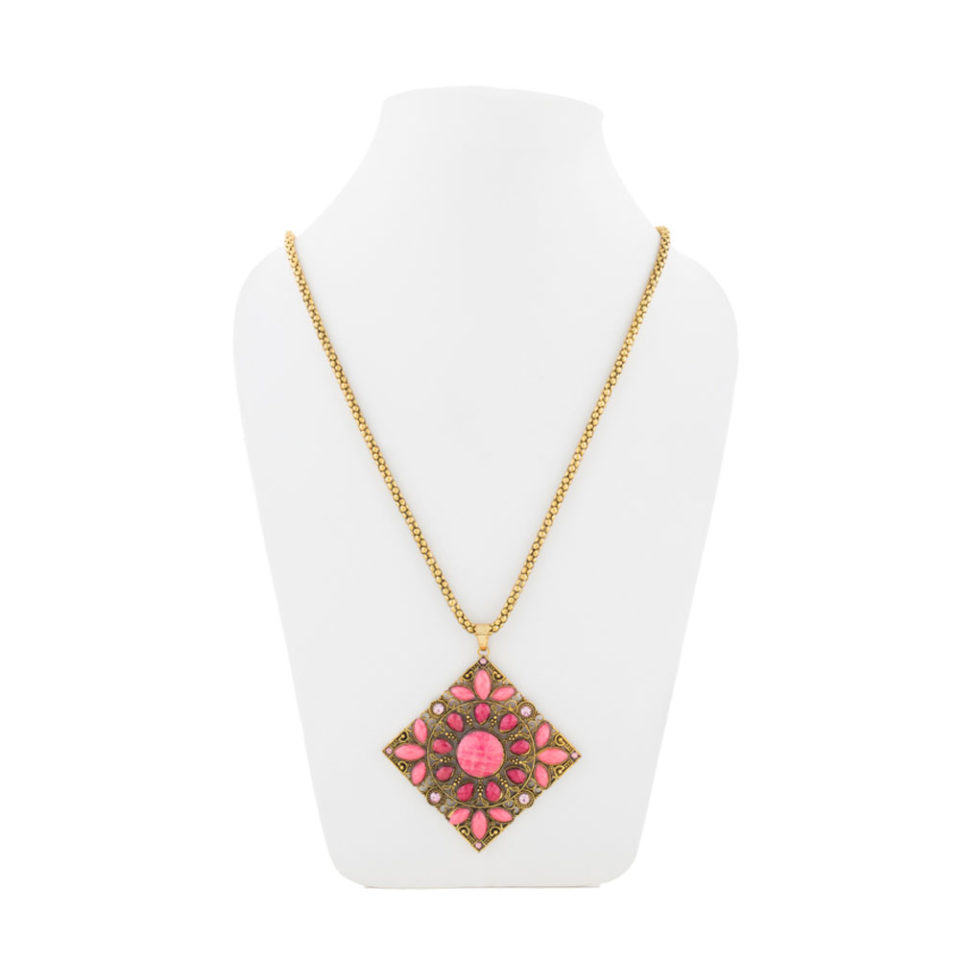 beautiful pink color for lady pendant necklace