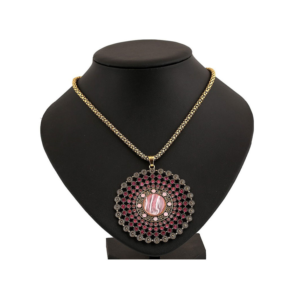 beautiful pendant necklace for party