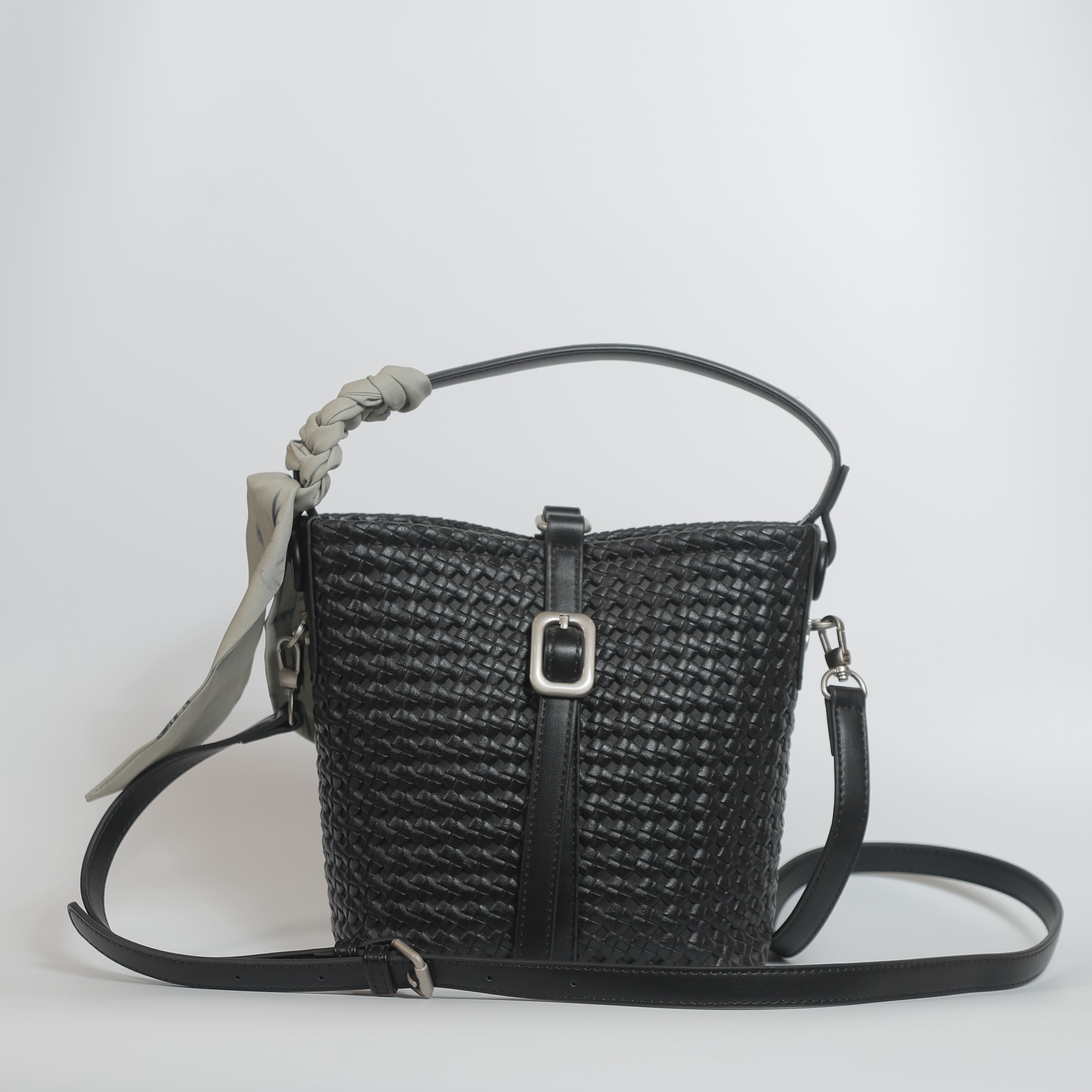 Relic Bucket Black Bag